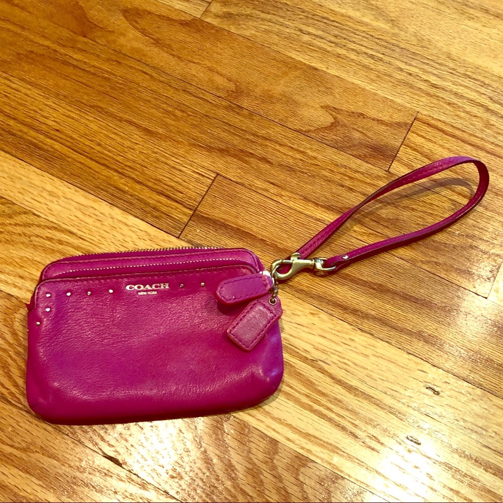 COACH PINK WRIST PURSE